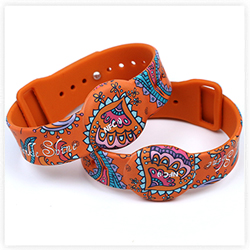 coloured rubber wristbands